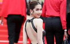 Hàng loạt báo Hàn chỉ trích Ngọc Trinh mặc phản cảm quá đà ở Cannes