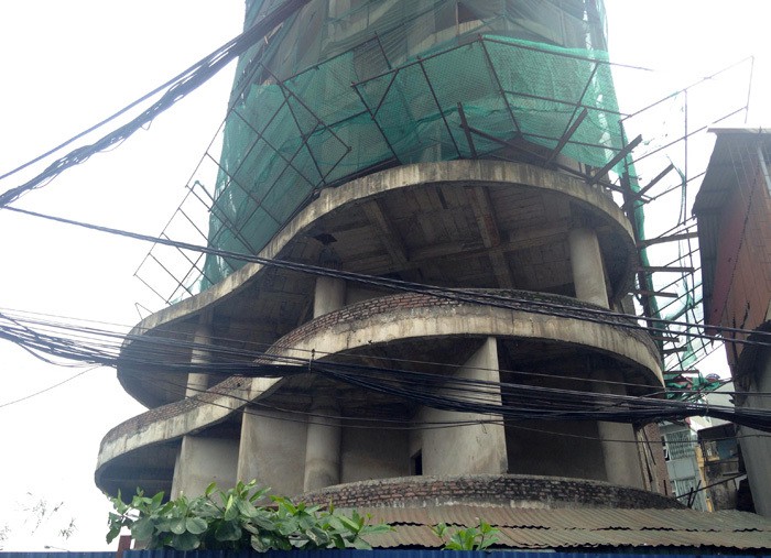 Tòa tháp ma hoang lạnh, ngàn tỉ đổ nát giữa Thủ đô - Ảnh 4.
