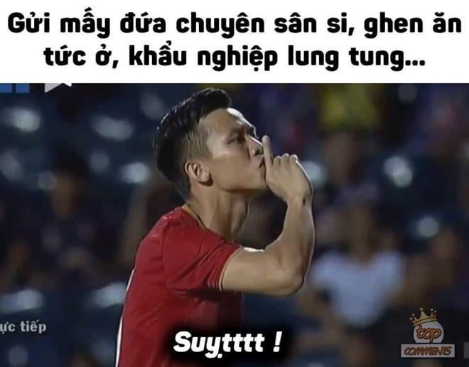 Mạng xã hội ngập tràn ảnh chế Quế Ngọc Hải ra hiệu Khẽ thôi cưng à - Ảnh 4. Mạng xã hội ngập tràn ảnh chế Quế Ngọc Hải ra hiệu Khẽ thôi cưng à - Ảnh 4.