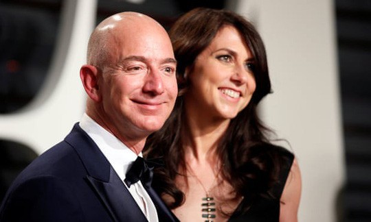 Sau ly hôn, vợ cũ của ông trùm Amazon thành phụ nữ giàu thứ 4 thế giới - Ảnh 1. Sau ly hôn, vợ cũ của ông trùm Amazon thành phụ nữ giàu thứ 4 thế giới - Ảnh 1.