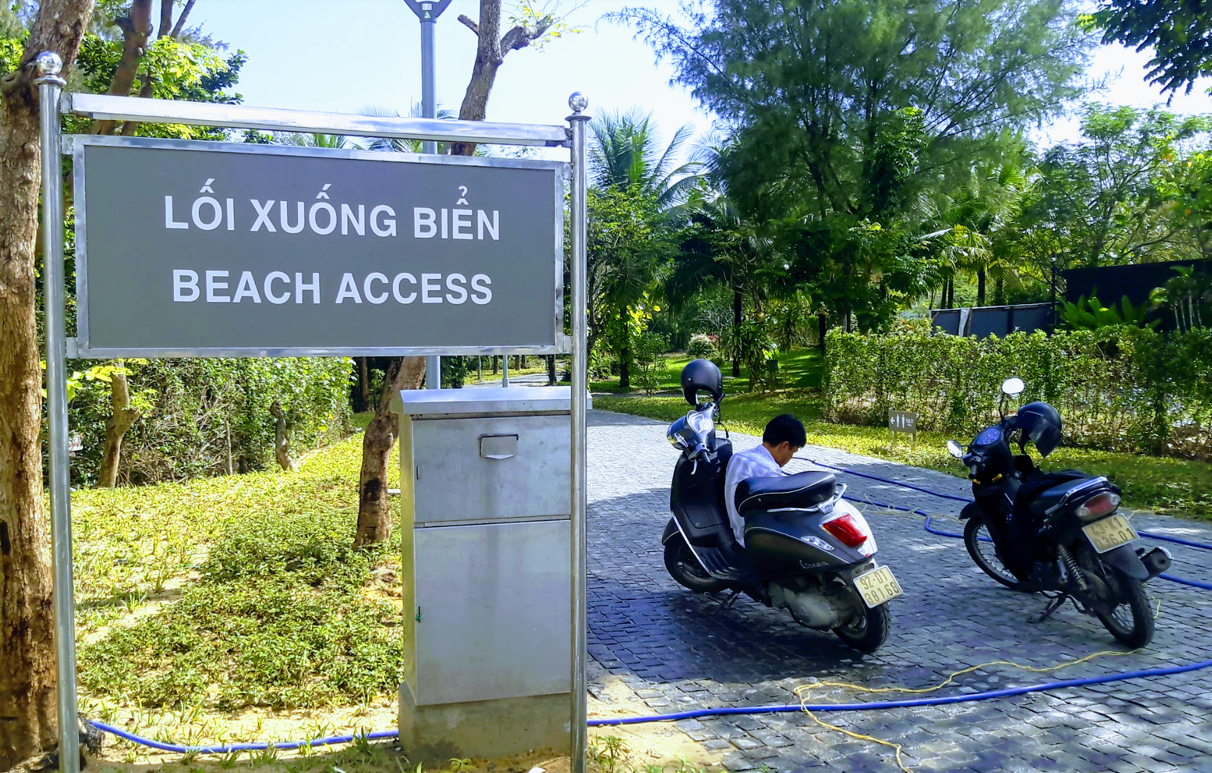 Loi xuong bien furama Loi xuong bien furama