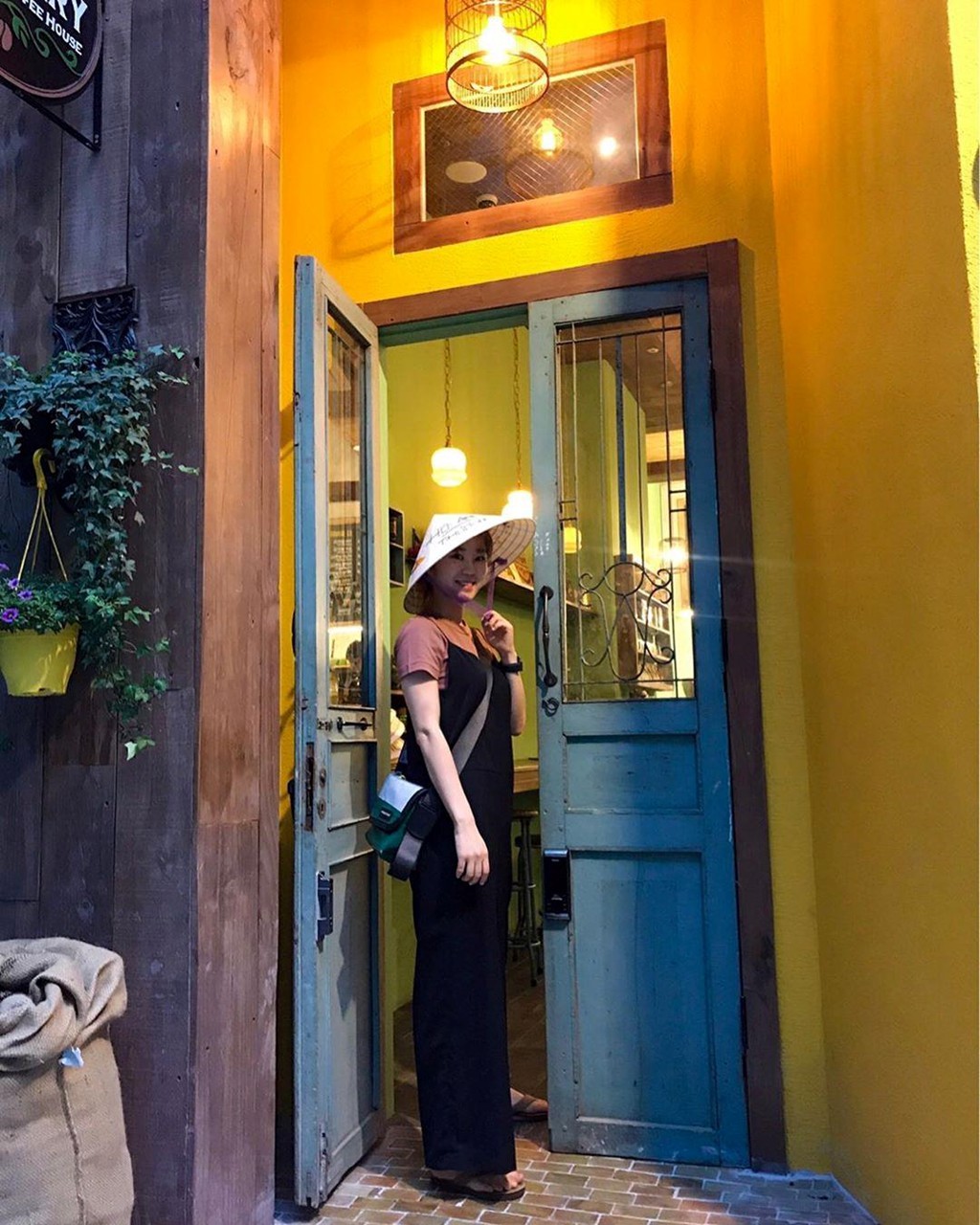 Quan ca phe Hoi An giua long Seoul duoc gioi tre Han Quoc yeu thich hinh anh 5 Quan ca phe Hoi An giua long Seoul duoc gioi tre Han Quoc yeu thich hinh anh 5