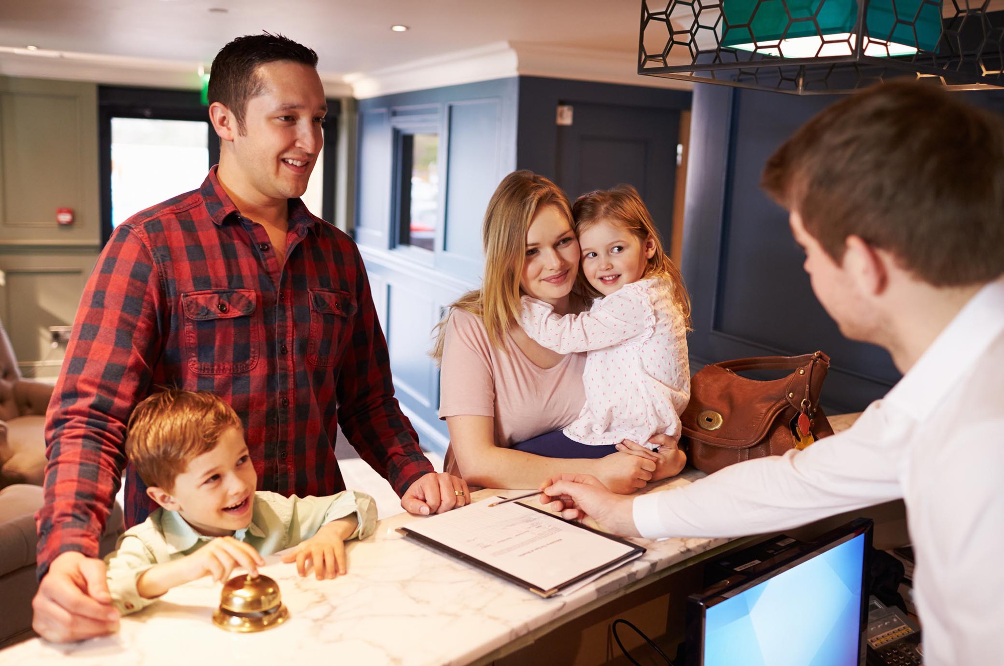 hero-explore-hotel-stay-check-in hero-explore-hotel-stay-check-in