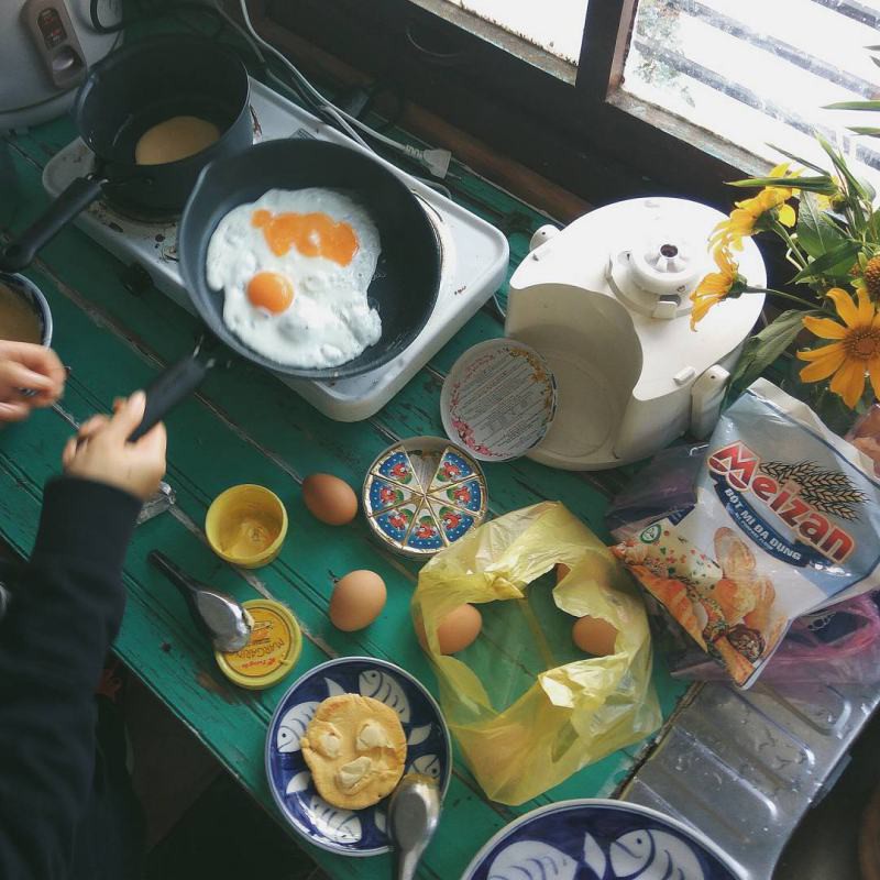 Phuc-vu-bua-sang-tai-Nha-Gio-homestay-Da-Lat Phuc-vu-bua-sang-tai-Nha-Gio-homestay-Da-Lat