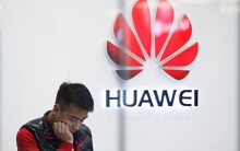 Khách đã quay lại mua điện thoại Huawei tại các cửa hàng ở Việt Nam