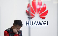 Khách đã quay lại mua điện thoại Huawei tại các cửa hàng ở Việt Nam