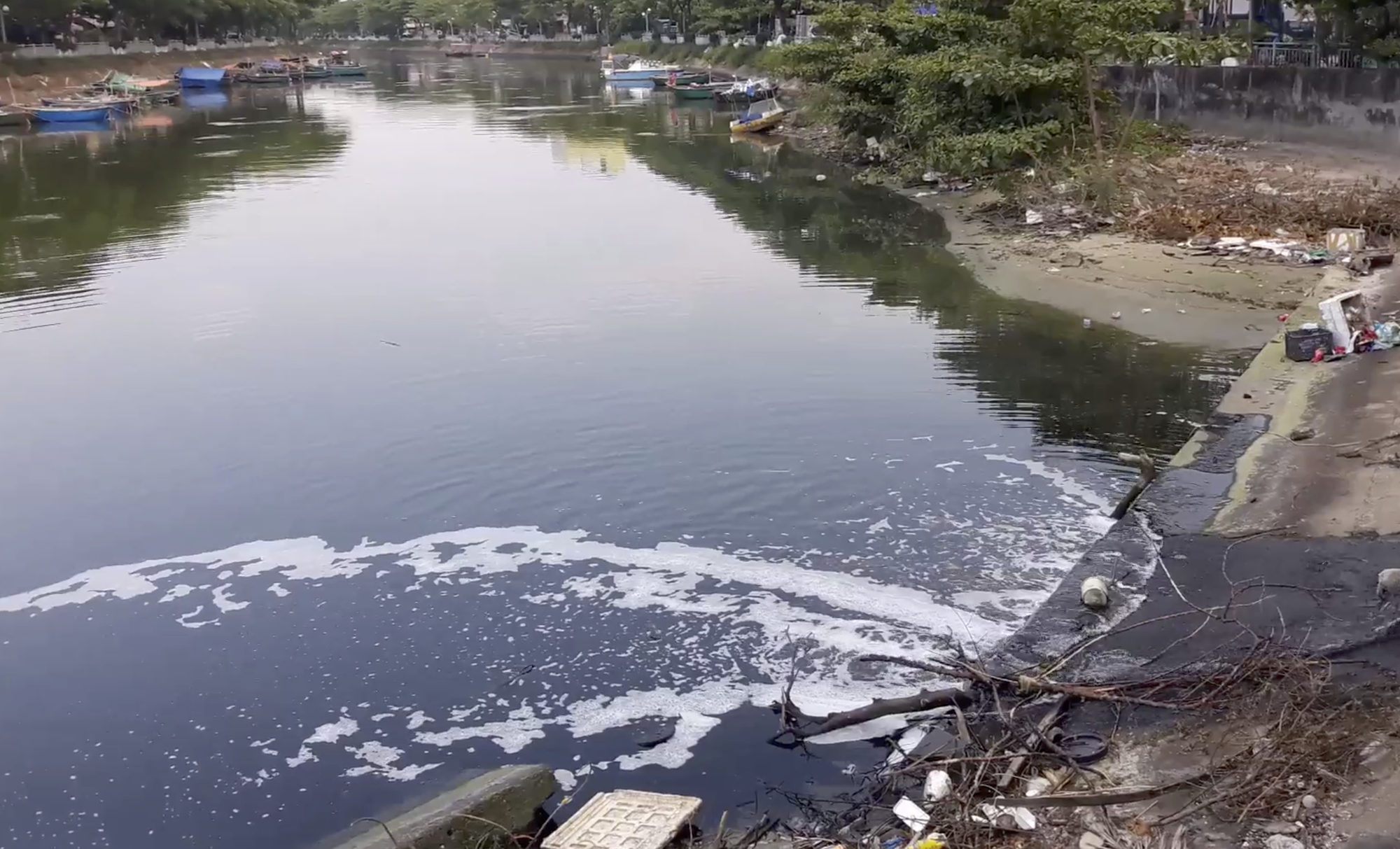 Nuoc thai den ngom song phu loc