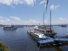 Bị khách 'tố' dùng điện thoại quay lén khi tắm, chủ tàu du lịch ở Hạ Long nói gì?