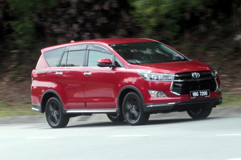 Toyota-Innova-2-litre-X-1 Toyota-Innova-2-litre-X-1