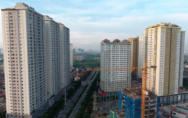 Hà Nội tạm dừng thu hồi “sổ đỏ” tại loạt chung cư sai phạm - Ảnh 1. Hà Nội tạm dừng thu hồi “sổ đỏ” tại loạt chung cư sai phạm - Ảnh 1.