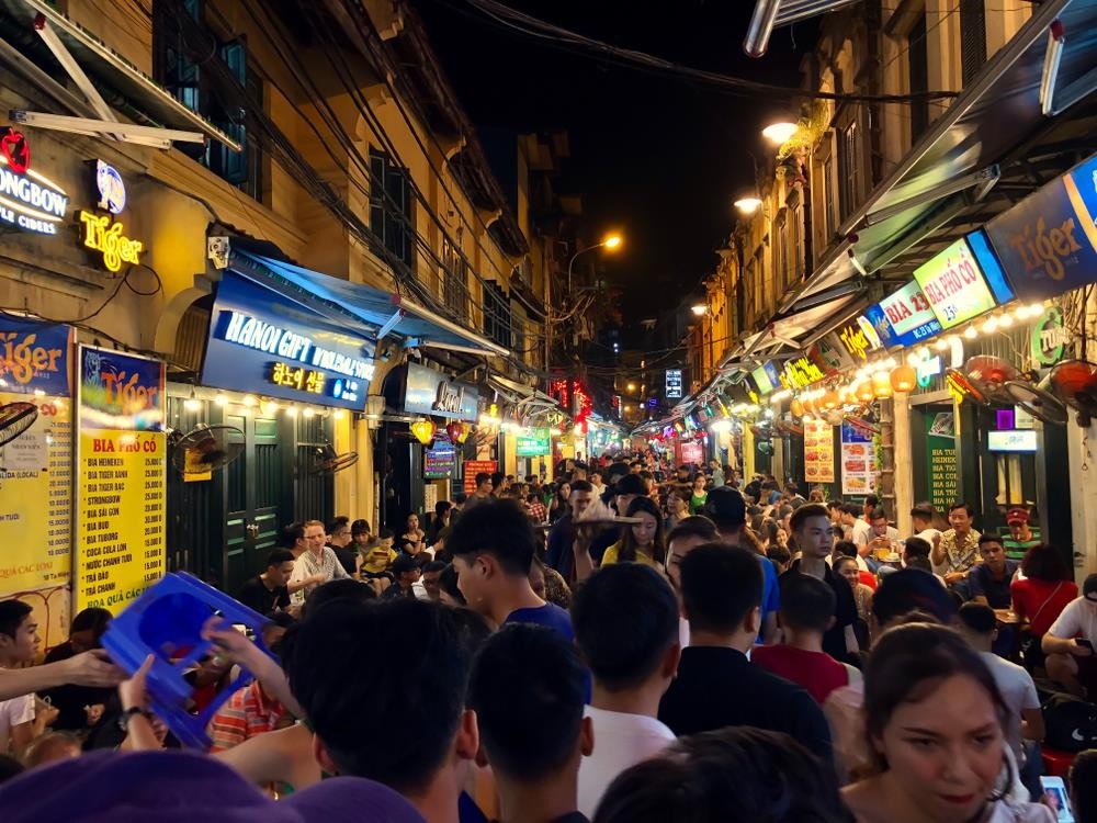 24 giờ ăn chơi khắp Hà Nội theo lịch trình báo nước ngoài gợi ý - Ảnh 9. 24 giờ ăn chơi khắp Hà Nội theo lịch trình báo nước ngoài gợi ý - Ảnh 9.