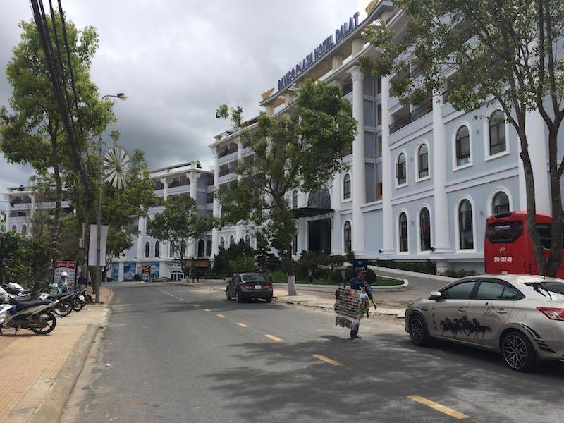 Siêu cò tung chiêu hét giá đất Đà Lạt chạm đỉnh 1 tỉ đồng/m2 - Ảnh 2. Siêu cò tung chiêu hét giá đất Đà Lạt chạm đỉnh 1 tỉ đồng/m2 - Ảnh 2.