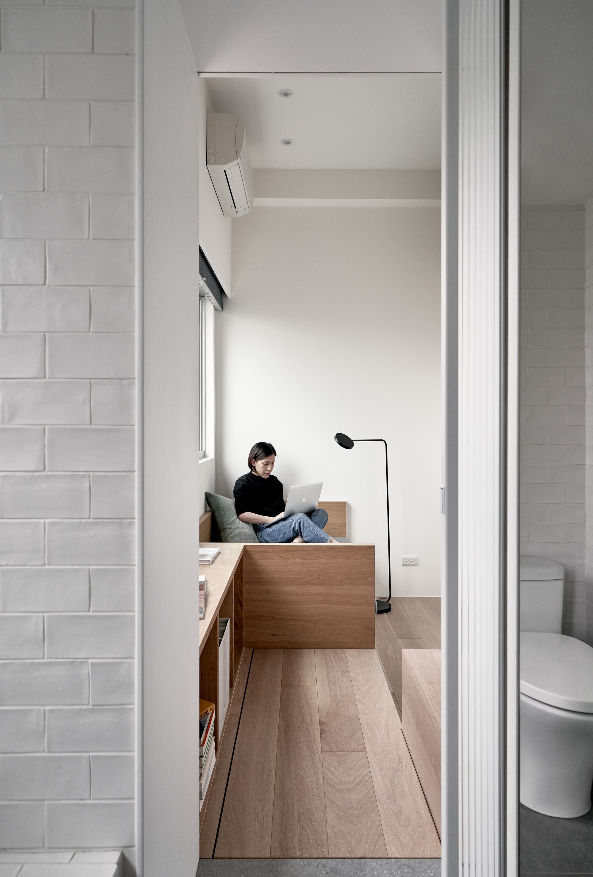 tiny-apartment-a-little-design-residential-interiors-taipei-taiwan_dezeen_2364_col_8 tiny-apartment-a-little-design-residential-interiors-taipei-taiwan_dezeen_2364_col_8