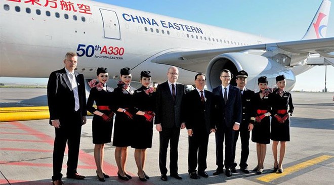 Soi lương 'khủng' của các phi công trên thế giới - Ảnh 2.
