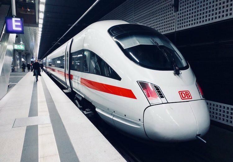 Ba kịch bản phát triển đường sắt tốc độ cao của Bộ Giao thông Vận tải - Ảnh 1. Ba kịch bản phát triển đường sắt tốc độ cao của Bộ Giao thông Vận tải - Ảnh 1.
