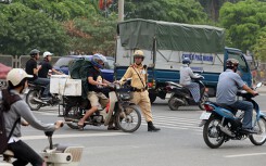 Hà Nội yêu cầu xử lí nghiêm vi phạm nồng độ cồn, xe máy đi vào đường cấm