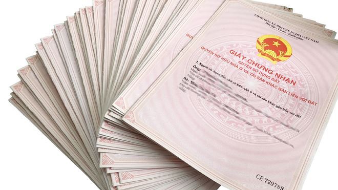 Thu hồi sổ hồng: Sự 'khủng hoảng' của hệ thống sai phạm nối tiếp sai phạm - Ảnh 1. Thu hồi sổ hồng: Sự 'khủng hoảng' của hệ thống sai phạm nối tiếp sai phạm - Ảnh 1.