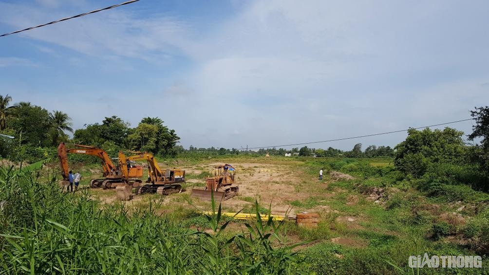 img-1563865388093-1563867586262-1563871212-width1004height565 Dự án Trung Lương-Mỹ Thuận: Nhà thầu thi công giăng băng rôn đòi nợ - Ảnh 2.