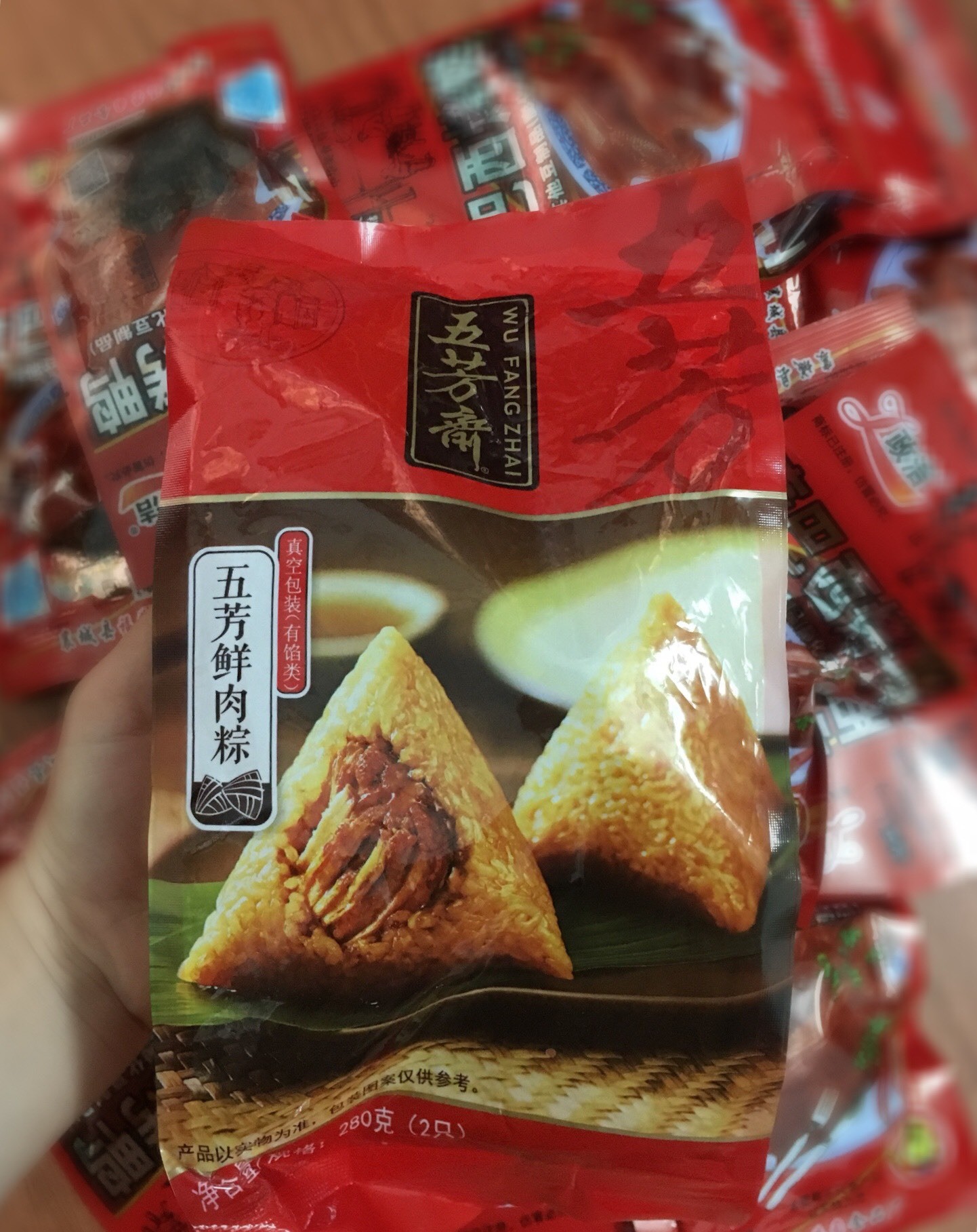 Đáng sợ, bánh chưng nội địa Trung Quốc 9 tháng không hỏng - Ảnh 1. Đáng sợ, bánh chưng nội địa Trung Quốc 9 tháng không hỏng - Ảnh 1.