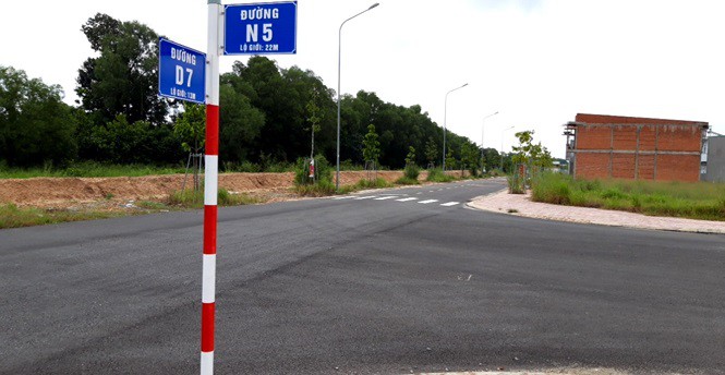 Chuyện lạ ở Bình Dương: 'Xẻ thịt' hơn 7 nghìn m2 đất công phân lô bán nền - Ảnh 2. Chuyện lạ ở Bình Dương: 'Xẻ thịt' hơn 7 nghìn m2 đất công phân lô bán nền - Ảnh 2.