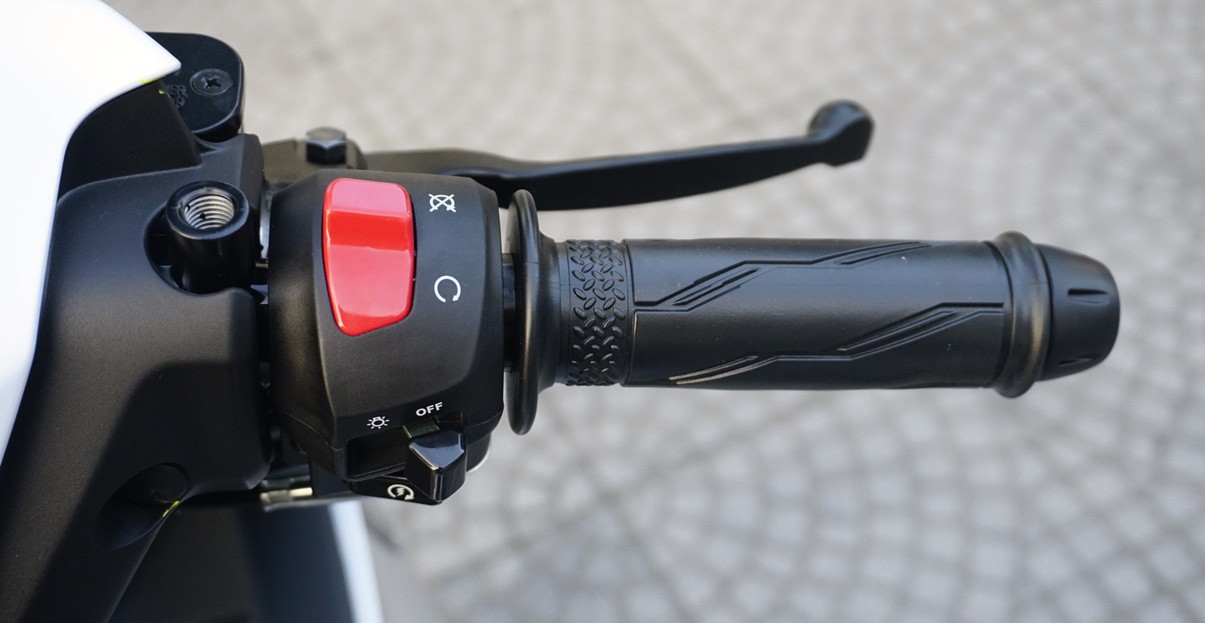 Yamaha-Exciter-thethao247_17-crop
