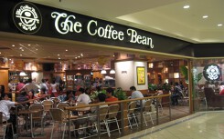 Jollibee chi 350 triệu USD mua chuỗi Coffee Bean & Tea Leaf, bành trướng sang thị trường cà phê