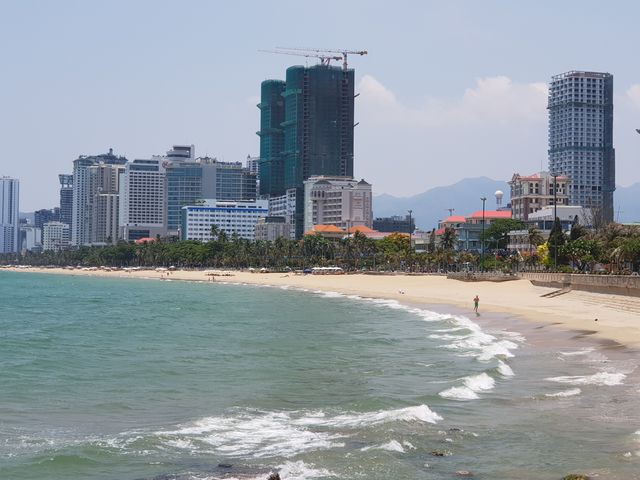 Sửa quy hoạch để xây cao ốc 50-60 tầng ven biển Nha Trang? - Ảnh 1.