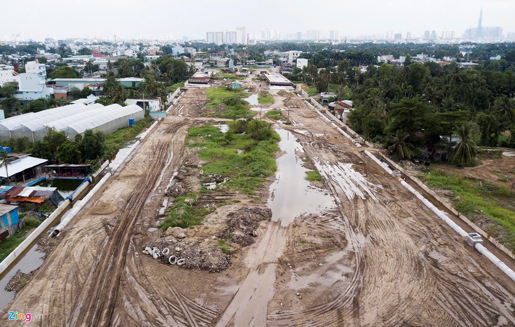 Hiện trạng đường vành đai không rào chắn làm 2 trẻ ở Sài Gòn tử vong - Ảnh 12.