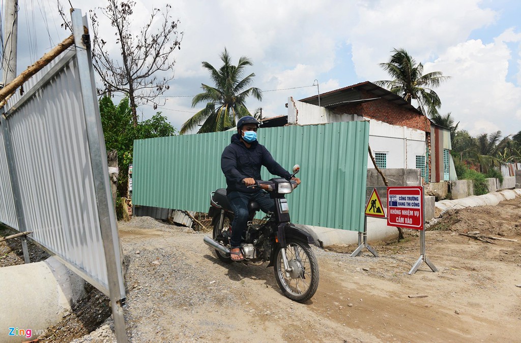 Hiện trạng đường vành đai không rào chắn làm 2 trẻ ở Sài Gòn tử vong - Ảnh 18.