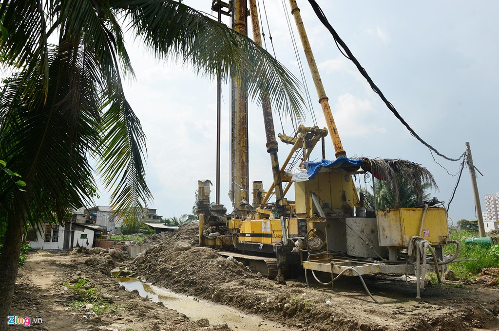 Hiện trạng đường vành đai không rào chắn làm 2 trẻ ở Sài Gòn tử vong - Ảnh 6.