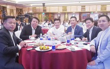 Tập đầu Shark Tank mùa 3: Nghi vấn Luxstay nhận 6 triệu USD khi gọi vốn, phá vỡ mọi quy tắc của chương trình vì là ‘người quen’ của các Shark?