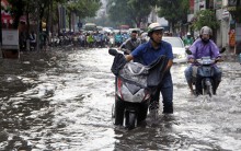 Công ty Thoát nước Hà Nội lên tiếng về trận mưa ngày 25/7 khiến 'xe bơi trên phố'