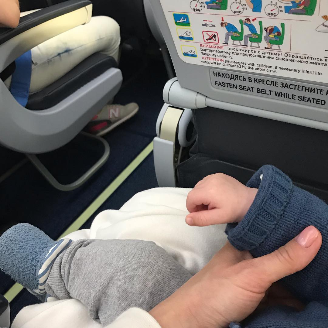 Những mẹo vặt cha mẹ nên áp dụng khi đi máy bay cùng con nhỏ - Ảnh 5. Những mẹo vặt cha mẹ nên áp dụng khi đi máy bay cùng con nhỏ - Ảnh 5.