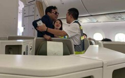 Thương gia say rượu sàm sỡ nữ khách trên máy bay là doanh nhân bất động sản