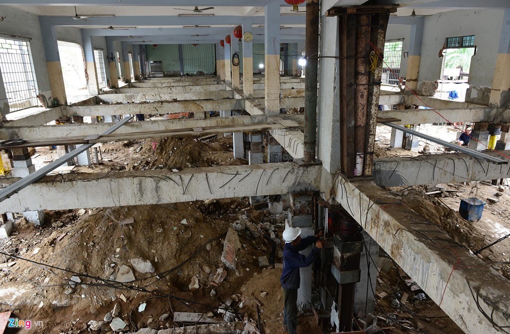 'Thần đèn' nâng nhà thờ rộng 900 m2 ở Sài Gòn cao lên 2 m - Ảnh 7. 'Thần đèn' nâng nhà thờ rộng 900 m2 ở Sài Gòn cao lên 2 m - Ảnh 7.