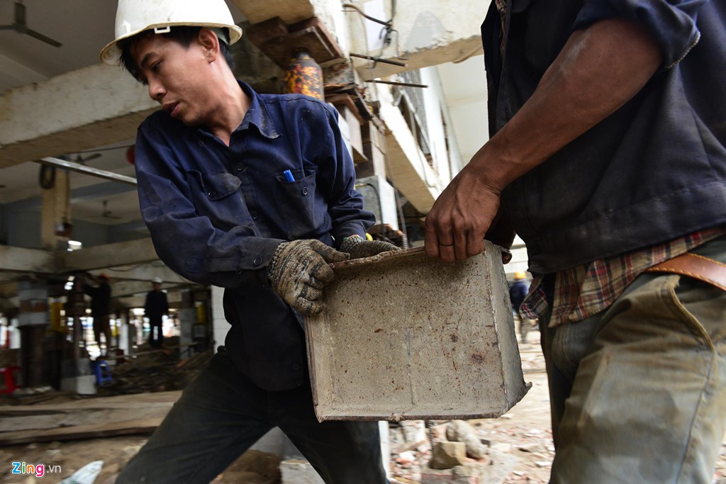 'Thần đèn' nâng nhà thờ rộng 900 m2 ở Sài Gòn cao lên 2 m - Ảnh 13. 'Thần đèn' nâng nhà thờ rộng 900 m2 ở Sài Gòn cao lên 2 m - Ảnh 13.