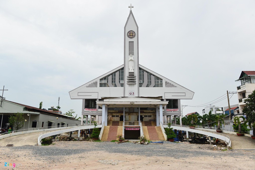 'Than den' nang nha tho rong 900 m2 o Sai Gon cao len 2 m hinh anh 2 'Than den' nang nha tho rong 900 m2 o Sai Gon cao len 2 m hinh anh 2