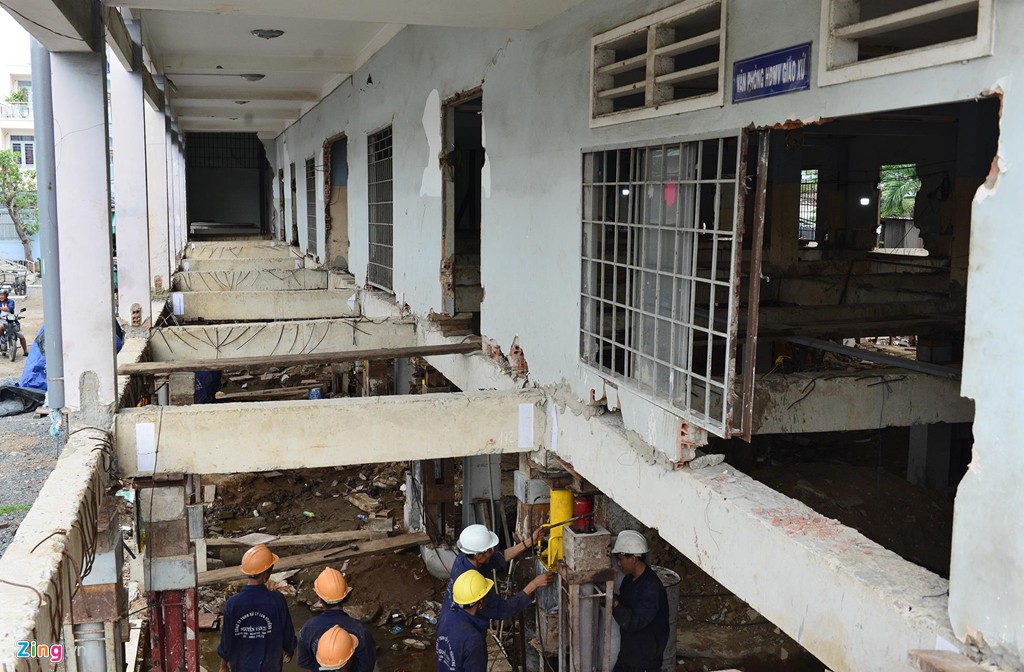 'Thần đèn' nâng nhà thờ rộng 900 m2 ở Sài Gòn cao lên 2 m - Ảnh 16. 'Thần đèn' nâng nhà thờ rộng 900 m2 ở Sài Gòn cao lên 2 m - Ảnh 16.