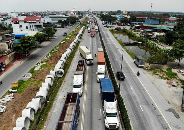 Những "điểm đen" giao thông trên Quốc lộ 5 - Ảnh 10. Những "điểm đen" giao thông trên Quốc lộ 5 - Ảnh 10.
