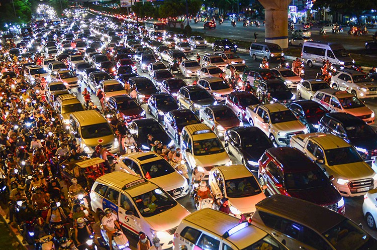 Đề án thu phí ôtô vào trung tâm TP HCM học từ Thụy Điển, Singapore - Ảnh 3. Đề án thu phí ôtô vào trung tâm TP HCM học từ Thụy Điển, Singapore - Ảnh 3.