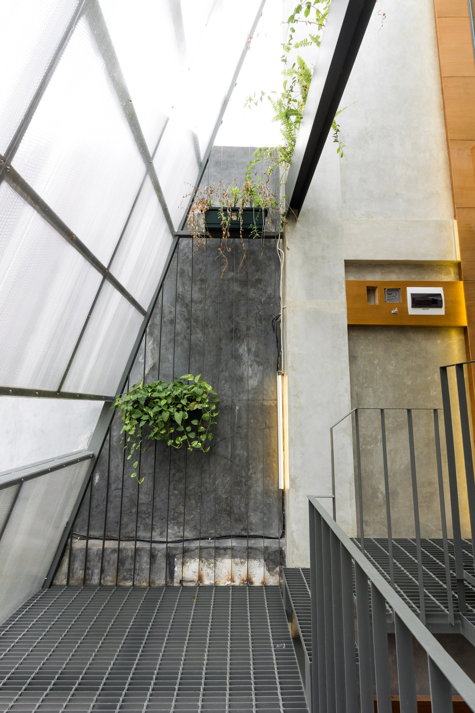 3500-millimetre-house-ago-architects-architecture-residential-indonesia-skinny-houses_dezeen_2364_col_16 3500-millimetre-house-ago-architects-architecture-residential-indonesia-skinny-houses_dezeen_2364_col_16