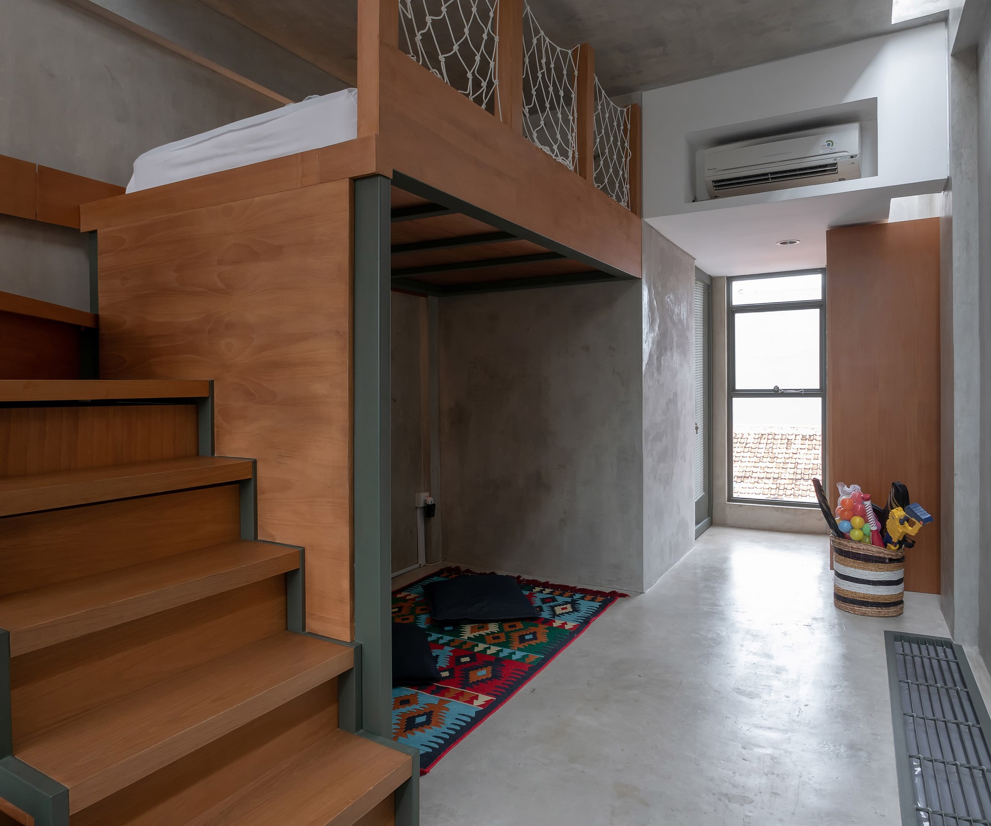 3500-millimetre-house-ago-architects-architecture-residential-indonesia-skinny-houses_dezeen_2364_col_6 3500-millimetre-house-ago-architects-architecture-residential-indonesia-skinny-houses_dezeen_2364_col_6