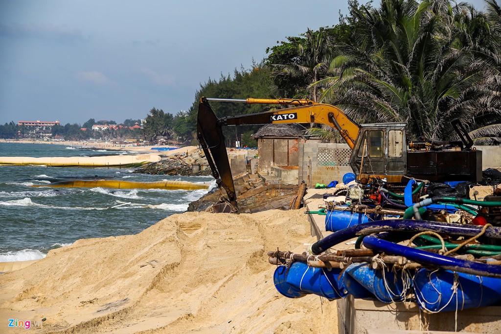 'Thủ đô' resort Mũi Né đối mặt biển xâm thực, rác và quá tải hạ tầng - Ảnh 11. 'Thủ đô' resort Mũi Né đối mặt biển xâm thực, rác và quá tải hạ tầng - Ảnh 11.