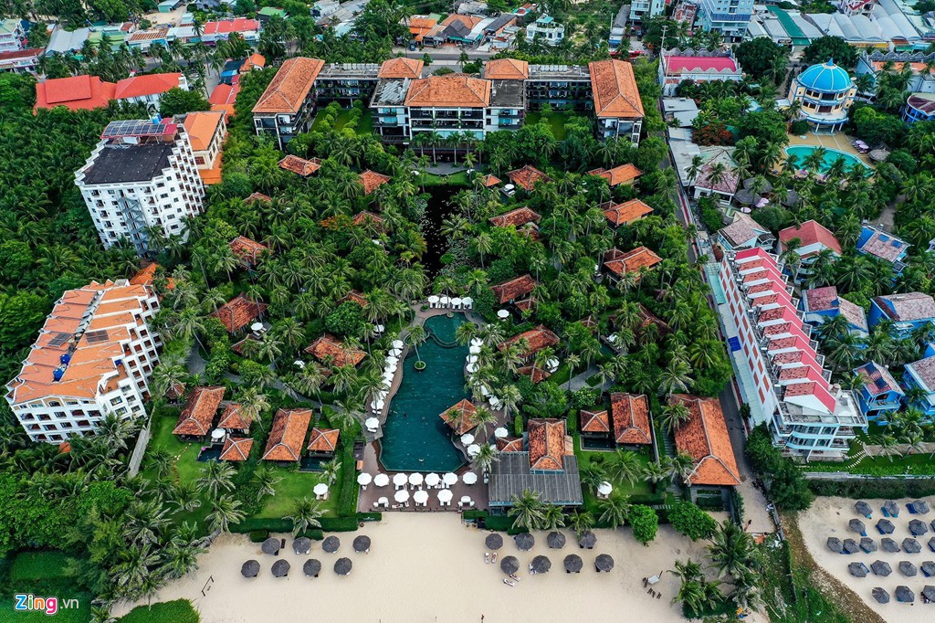 'Thủ đô' resort Mũi Né đối mặt biển xâm thực, rác và quá tải hạ tầng - Ảnh 8. 'Thủ đô' resort Mũi Né đối mặt biển xâm thực, rác và quá tải hạ tầng - Ảnh 8.