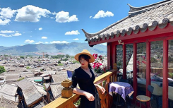 Kinh phí 15 triệu đồng, nên đi Phượng Hoàng hay Lệ Giang cổ trấn?
