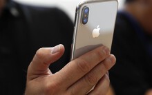 Lần đầu tiên trong lịch sử 12 năm, Apple chứng minh được rằng iPhone không còn quá cần thiết