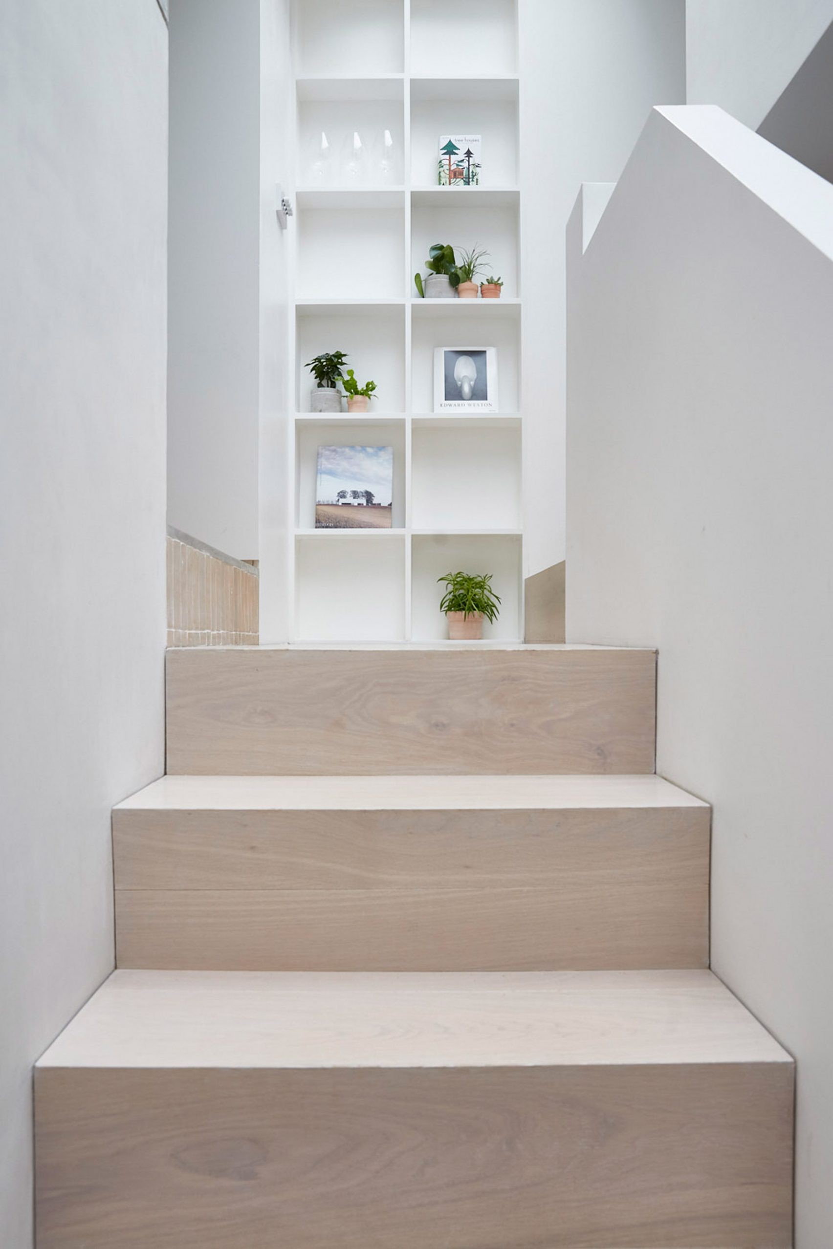 hackney-mews-hutch-design-london-architecture-_dezeen_2364_col_8-1704x2556 hackney-mews-hutch-design-london-architecture-_dezeen_2364_col_8-1704x2556