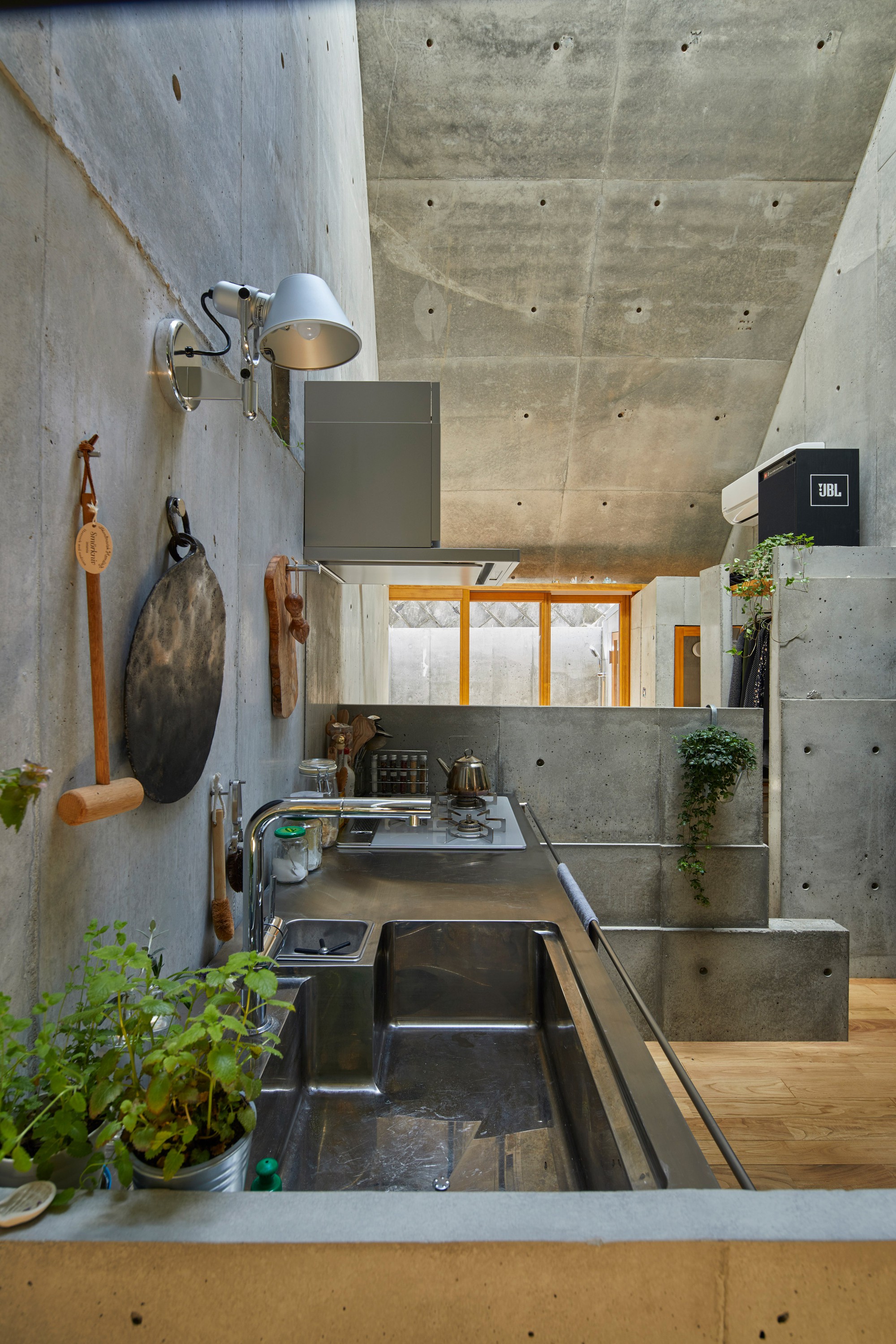 love2-love-2-house-takeshi-hosaka-tokyo-japan_dezeen_2364_col_6