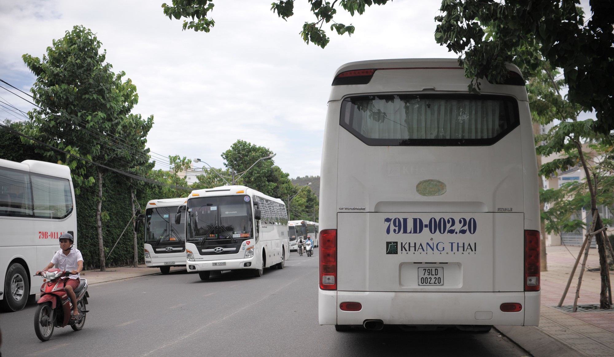 xe 45 chỗ trong khu dân cư  (13)
