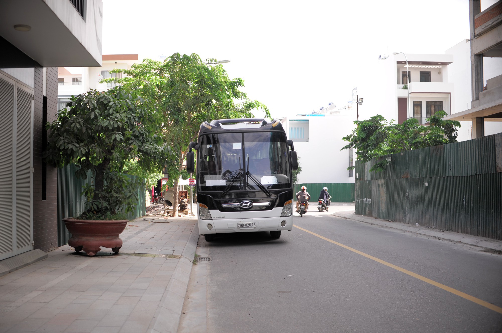xe 45 chỗ trong khu dân cư  (3)